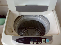 洗衣机洗衣服的时候没有力是什么原因呢？洗衣机转动无力的原因